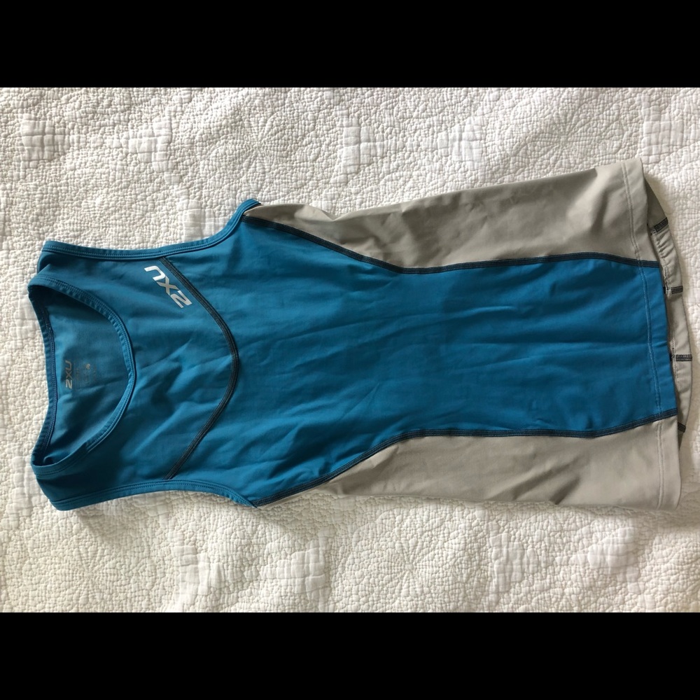 2XU compression tank.